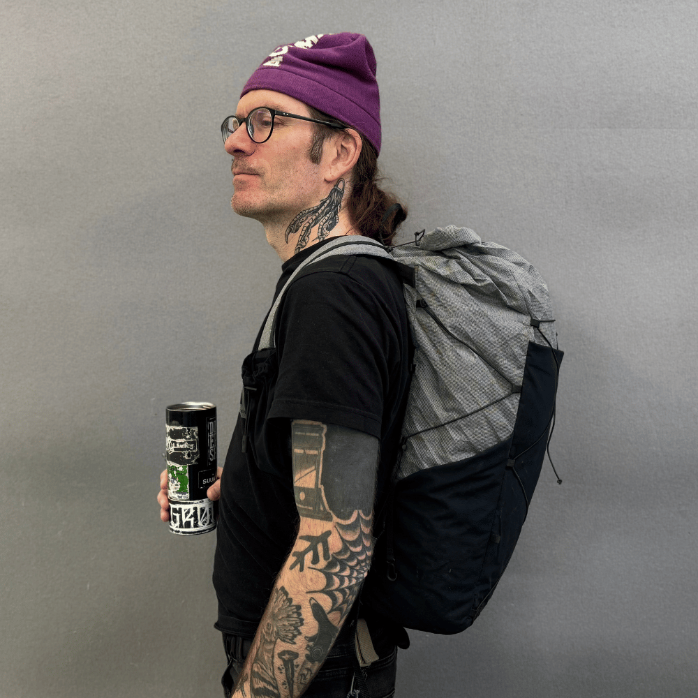 Dirk trägt einen Liteway HKR Pack in Größe M/L